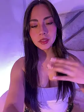 Snapshot of Melody_04 chatting on November 15, 2025, 2:20 am Melody 04 online show from November 15, 2025, 2:20 am