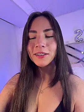 Snapshot of Melody_04 chatting on November 27, 2025, 2:46 am Melody 04 online show from November 27, 2025, 2:46 am