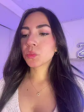 Snapshot of Melody_04 chatting on November 28, 2025, 4:37 am Melody 04 online show from November 28, 2025, 4:37 am