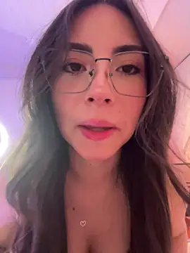 Snapshot of Melody_04 chatting on November 29, 2025, 4:48 am Melody 04 online show from November 29, 2025, 4:48 am