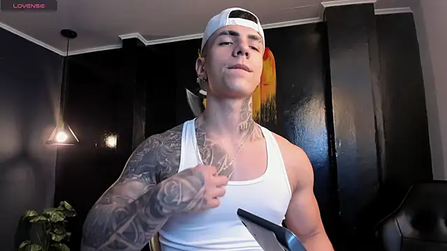 Flynn Riider online show from December 14, 2025, 1:38 pm