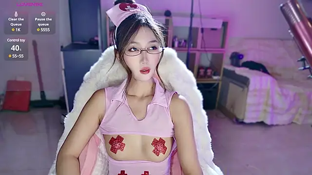 Snapshot of pinnnnnnk chatting on January 2, 2025, 11:09 am pinnnnnnk online show from January 2, 2025, 11:09 am