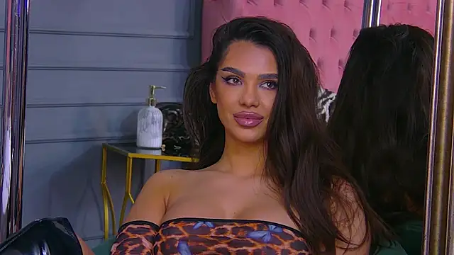 Nicole Diva online show from January 31, 2025, 1:45 pm