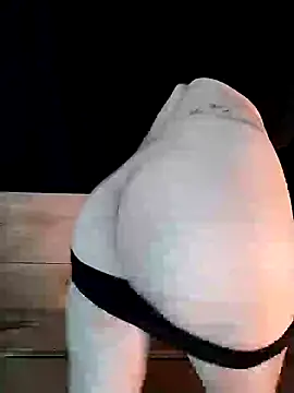 Snapshot of Sweety-Cat chatting on December 23, 2024, 1:08 am Sweety-Cat online show from December 23, 2024, 1:08 am