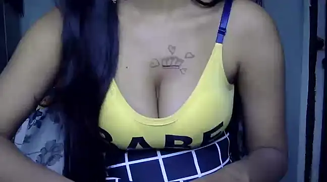 Snapshot of hinaa_khan chatting on December 20, 2024, 7:17 pm hinaa khan online show from December 20, 2024, 7:17 pm