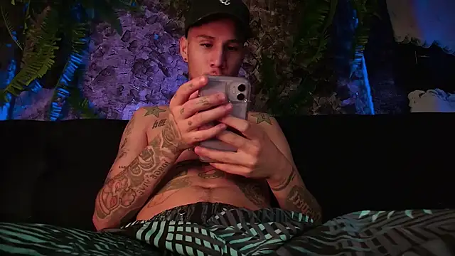 Snapshot of Junihn0 chatting on December 22, 2024, 6:48 pm Junihn0 online show from December 22, 2024, 6:48 pm