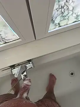 Snapshot of Loco42- chatting on January 18, 2025, 2:12 pm Loco42- online show from January 18, 2025, 2:12 pm