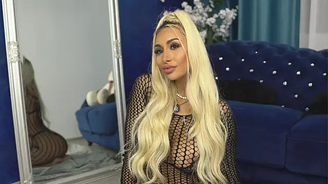 GoldenAmber online show from September 14, 2025, 7:02 pm