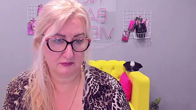 Snapshot of ChristyBrooks chatting on January 5, 2025, 1:36 pm ChristyBrooks online show from January 5, 2025, 1:36 pm