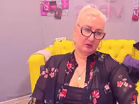 Snapshot of ChristyBrooks chatting on January 18, 2025, 12:15 pm ChristyBrooks online show from January 18, 2025, 12:15 pm