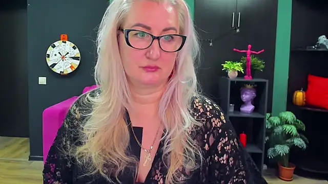 Snapshot of ChristyBrooks chatting on February 25, 2025, 7:25 pm ChristyBrooks online show from February 25, 2025, 7:25 pm