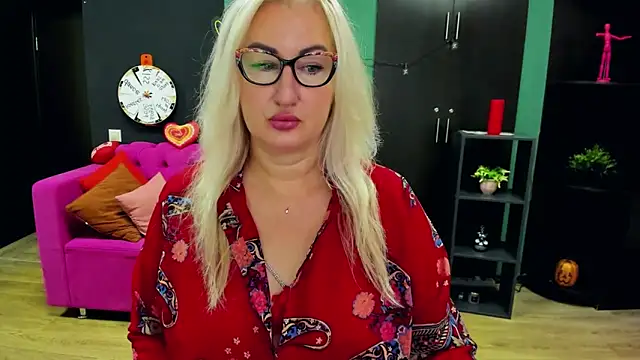 Snapshot of ChristyBrooks chatting on November 13, 2025, 7:18 am ChristyBrooks online show from November 13, 2025, 7:18 am