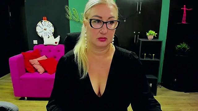 Snapshot of ChristyBrooks chatting on November 29, 2025, 6:16 am ChristyBrooks online show from November 29, 2025, 6:16 am