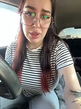 VikiDemi online show from March 7, 2025, 12:01 pm