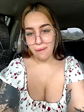 VikiDemi online show from September 18, 2025, 6:15 am