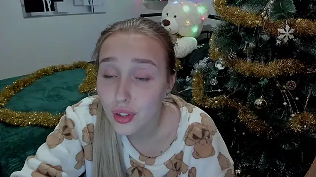 LinaTruly online show from December 26, 2024, 12:14 am