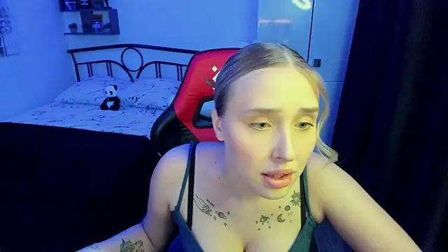 LinaTruly online show from October 17, 2025, 9:50 pm