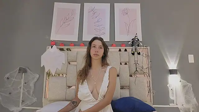 Snapshot of jolie_lov chatting on October 29, 2025, 1:24 pm jolie lov online show from October 29, 2025, 1:24 pm