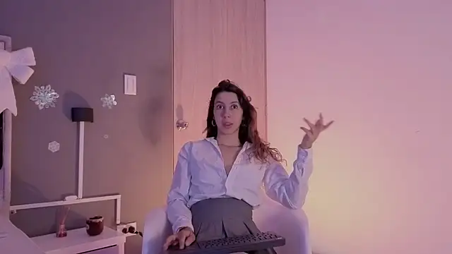 Snapshot of jolie_lov chatting on November 28, 2025, 1:25 pm jolie lov online show from November 28, 2025, 1:25 pm