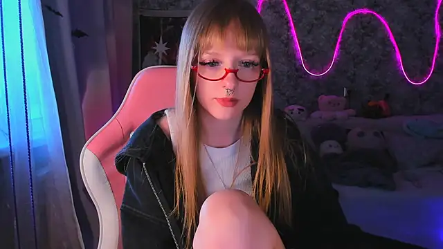 Snapshot of Inma_Lewdness chatting on December 13, 2024, 12:17 pm Inma Lewdness online show from December 13, 2024, 12:17 pm