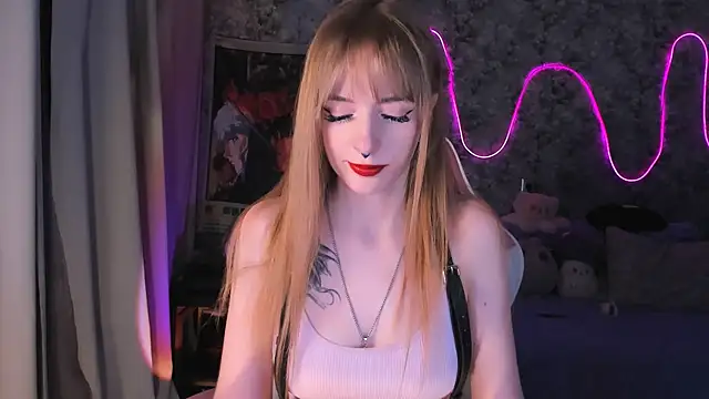 Snapshot of Inma_Lewdness chatting on February 15, 2025, 9:15 pm Inma Lewdness online show from February 15, 2025, 9:15 pm