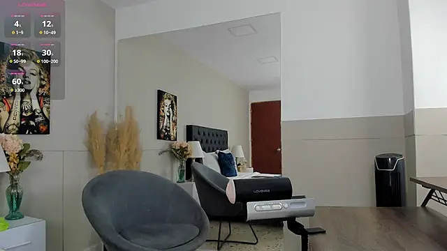 Snapshot of Robin_Rief chatting on January 15, 2025, 4:36 am Robin Rief online show from January 15, 2025, 4:36 am