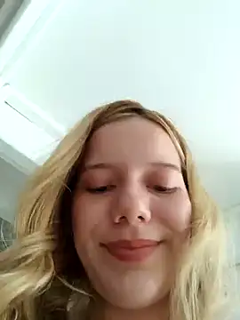 Snapshot of NicoleCut chatting on January 14, 2025, 11:20 am NicoleCut online show from January 14, 2025, 11:20 am