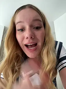 Snapshot of NicoleCut chatting on February 23, 2025, 5:07 pm NicoleCut online show from February 23, 2025, 5:07 pm