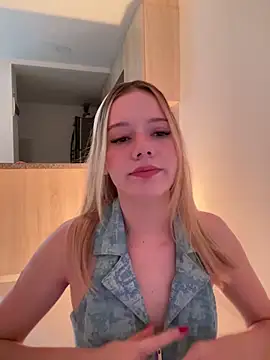 Snapshot of NicoleCut chatting on February 27, 2025, 10:59 am NicoleCut online show from February 27, 2025, 10:59 am