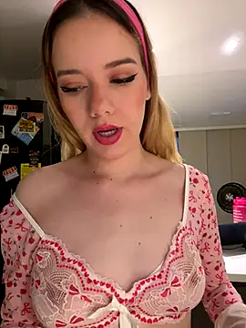 Snapshot of NicoleCut chatting on November 3, 2025, 10:49 am NicoleCut online show from November 3, 2025, 10:49 am