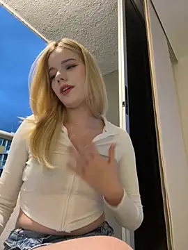 Snapshot of NicoleCut chatting on December 1, 2025, 10:48 pm NicoleCut online show from December 1, 2025, 10:48 pm