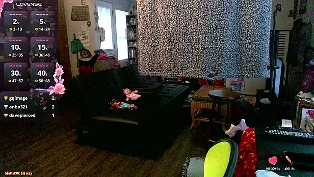 Snapshot of _hellostormy_ chatting on February 13, 2025, 1:37 pm hellostormy online show from February 13, 2025, 1:37 pm