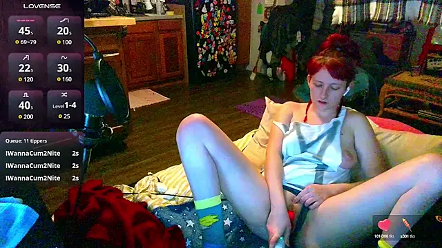 Snapshot of _hellostormy_ chatting on February 21, 2025, 4:40 am hellostormy online show from February 21, 2025, 4:40 am