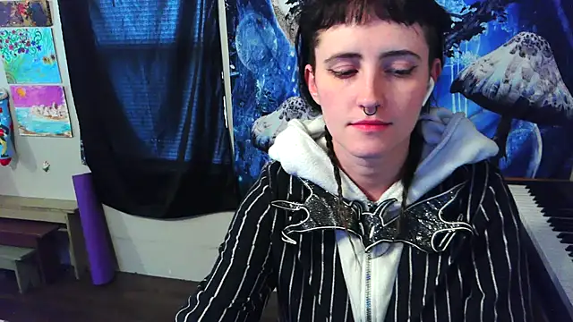 Snapshot of _hellostormy_ chatting on November 24, 2025, 6:18 pm hellostormy online show from November 24, 2025, 6:18 pm