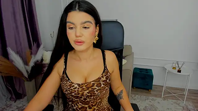 Snapshot of AlluringAriel chatting on February 6, 2025, 3:27 am AlluringAriel online show from February 6, 2025, 3:27 am