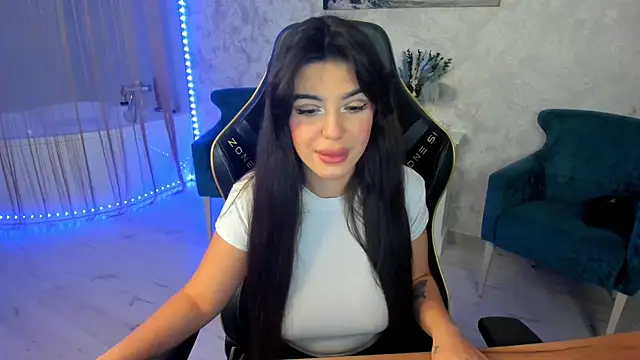 Snapshot of AlluringAriel chatting on October 4, 2025, 7:34 pm AlluringAriel online show from October 4, 2025, 7:34 pm