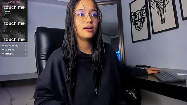 Snapshot of Ariana_Pierce chatting on February 4, 2025, 8:02 am Ariana Pierce online show from February 4, 2025, 8:02 am