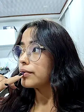 Snapshot of Ariana_Pierce chatting on February 6, 2025, 3:37 am Ariana Pierce online show from February 6, 2025, 3:37 am