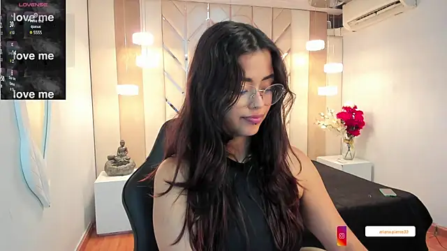 Snapshot of Ariana_Pierce chatting on March 3, 2025, 5:09 am Ariana Pierce online show from March 3, 2025, 5:09 am