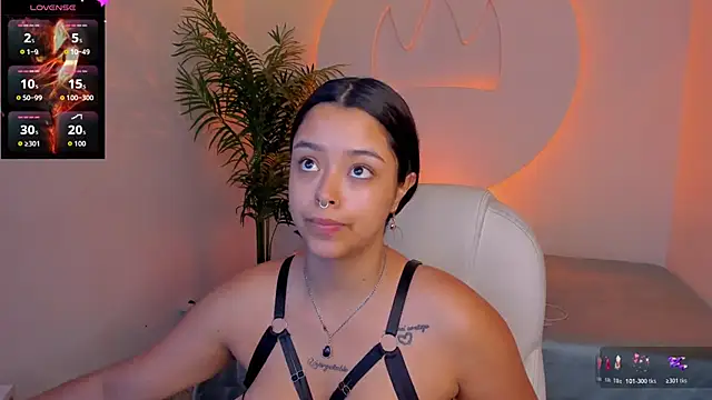 Ariana Pierce online show from December 3, 2025, 1:42 pm