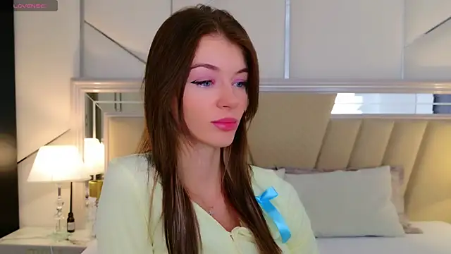 MeganMour online show from October 14, 2025, 5:03 pm