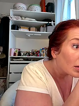 Engel mia online show from October 6, 2025, 1:19 pm