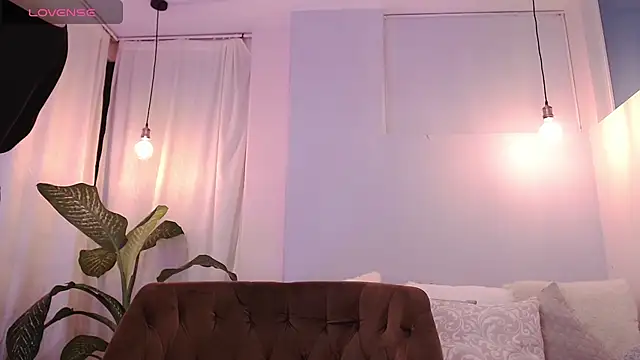 Snapshot of cami_fire chatting on December 11, 2024, 11:10 pm cami fire online show from December 11, 2024, 11:10 pm