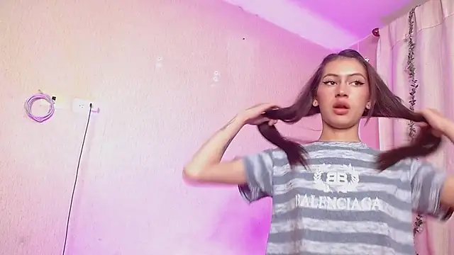 sara17  online show from January 21, 2025, 7:26 am