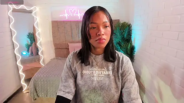 penelope tay1 online show from March 23, 2025, 3:54 am