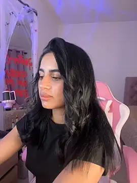 Snapshot of Emily-14 chatting on November 2, 2025, 3:20 am Emily-14 online show from November 2, 2025, 3:20 am