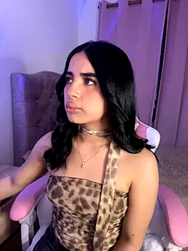 Snapshot of Emily-14 chatting on November 15, 2025, 4:10 am Emily-14 online show from November 15, 2025, 4:10 am