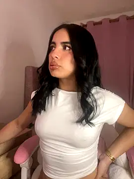 Snapshot of Emily-14 chatting on December 2, 2025, 5:13 am Emily-14 online show from December 2, 2025, 5:13 am