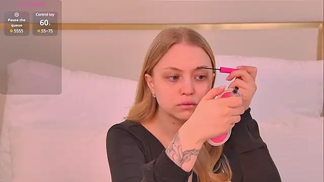 DorisHell online show from February 13, 2025, 6:38 pm