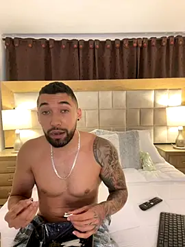 Snapshot of Sweet_and_caramel chatting on November 30, 2025, 11:09 pm Sweet and caramel online show from November 30, 2025, 11:09 pm